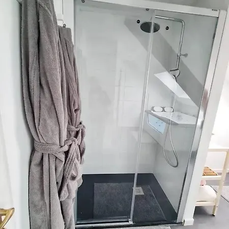 Confortable A Avec Jacuzzi 100 M² Lejlighed *