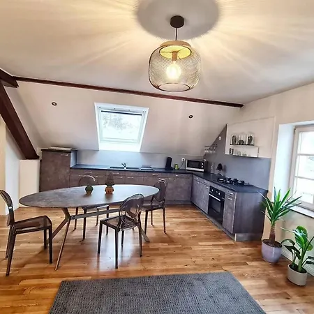 Confortable A Avec Jacuzzi 100 M² *